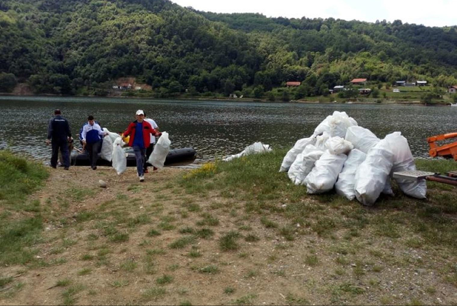 PROLEĆNA AKCIJA: Kruševljani očistili jezero Ćelije!